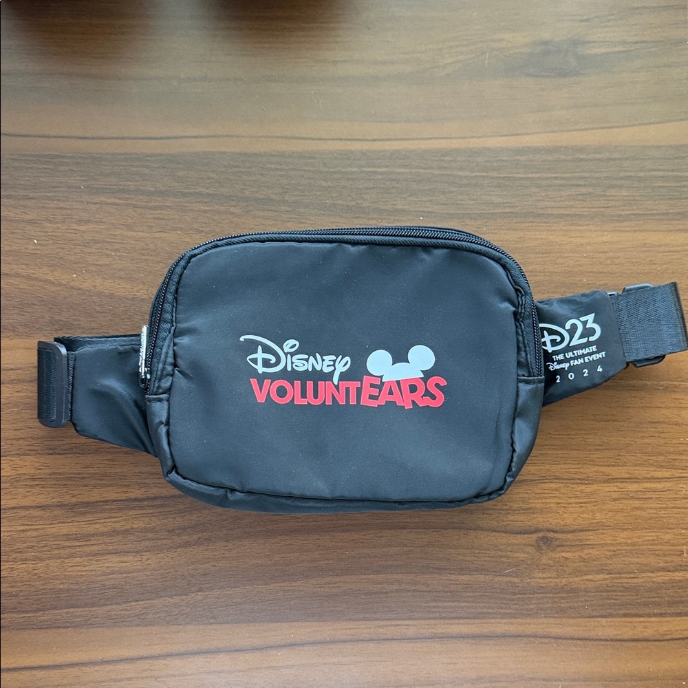 Disney VoluntEARS D23 2024 Belt Bag Fanny Pack Black Disney Parks Crossbody